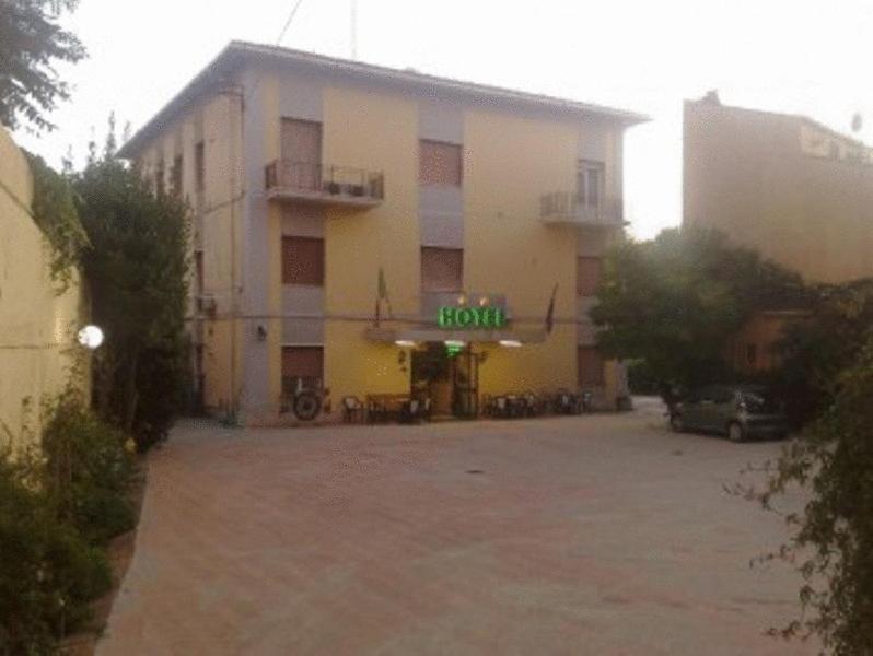 Parking Hotel Giardino Livorno Kültér fotó