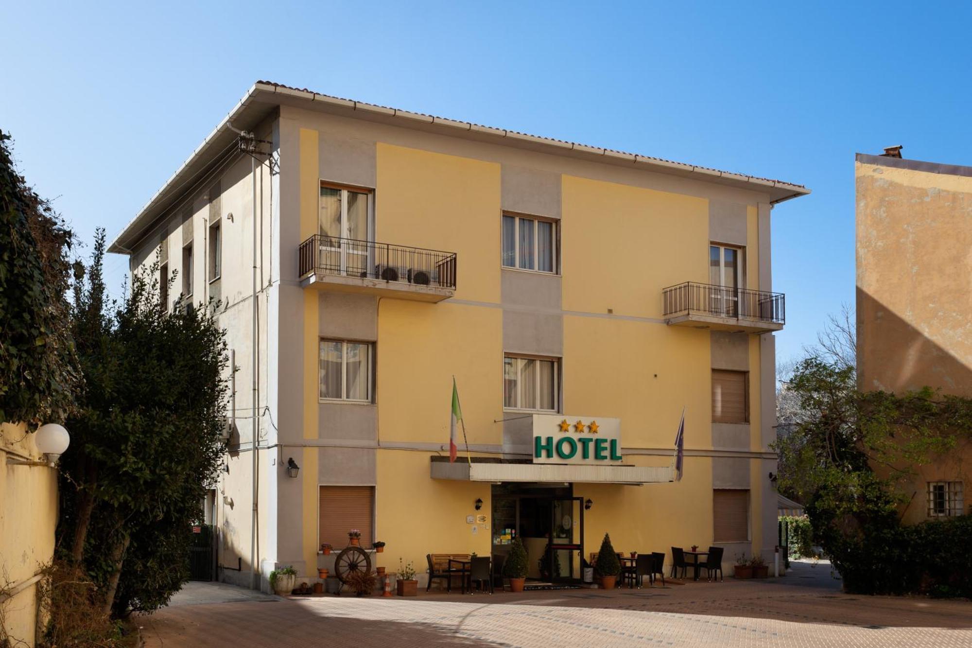 Parking Hotel Giardino Livorno Kültér fotó