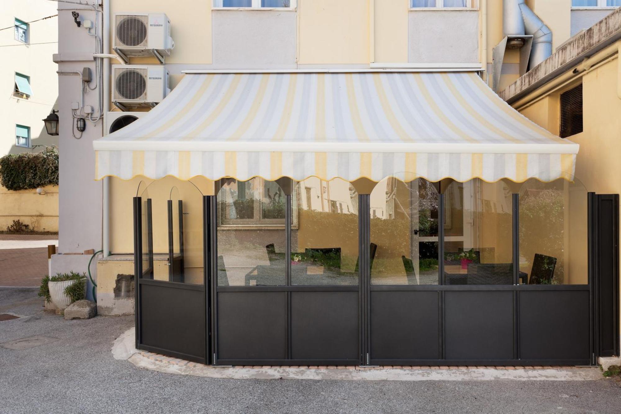 Parking Hotel Giardino Livorno Kültér fotó