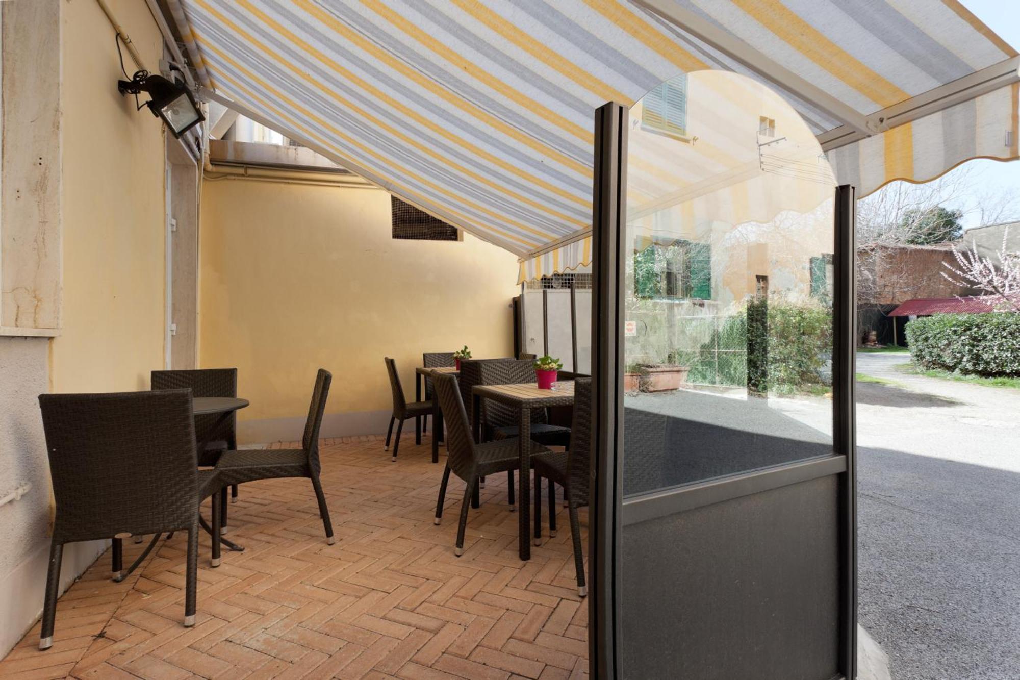 Parking Hotel Giardino Livorno Kültér fotó