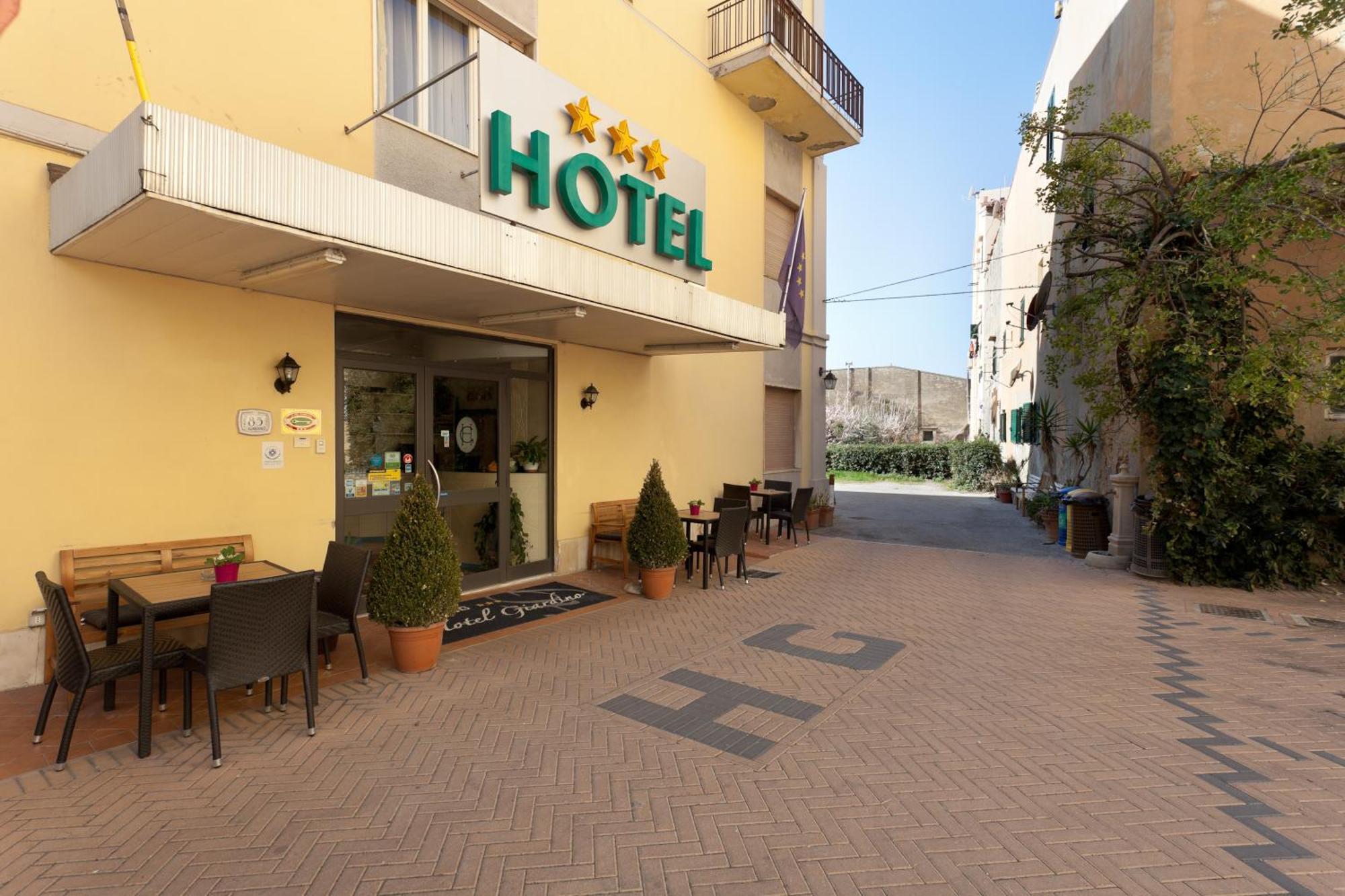 Parking Hotel Giardino Livorno Kültér fotó
