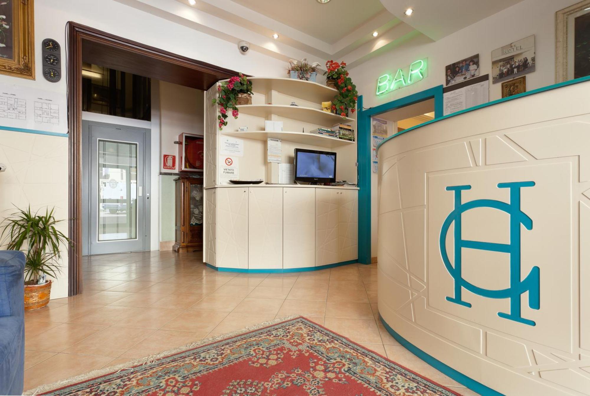 Parking Hotel Giardino Livorno Kültér fotó